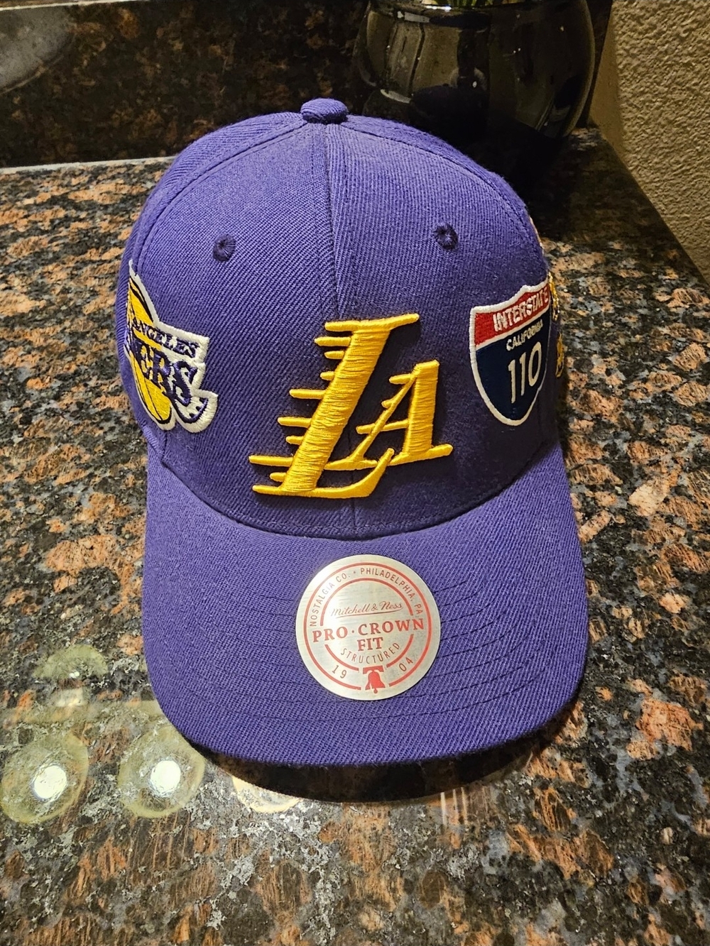 Los Angeles Lakers Purple Mens Snapback Hat with Yellow LA Logo